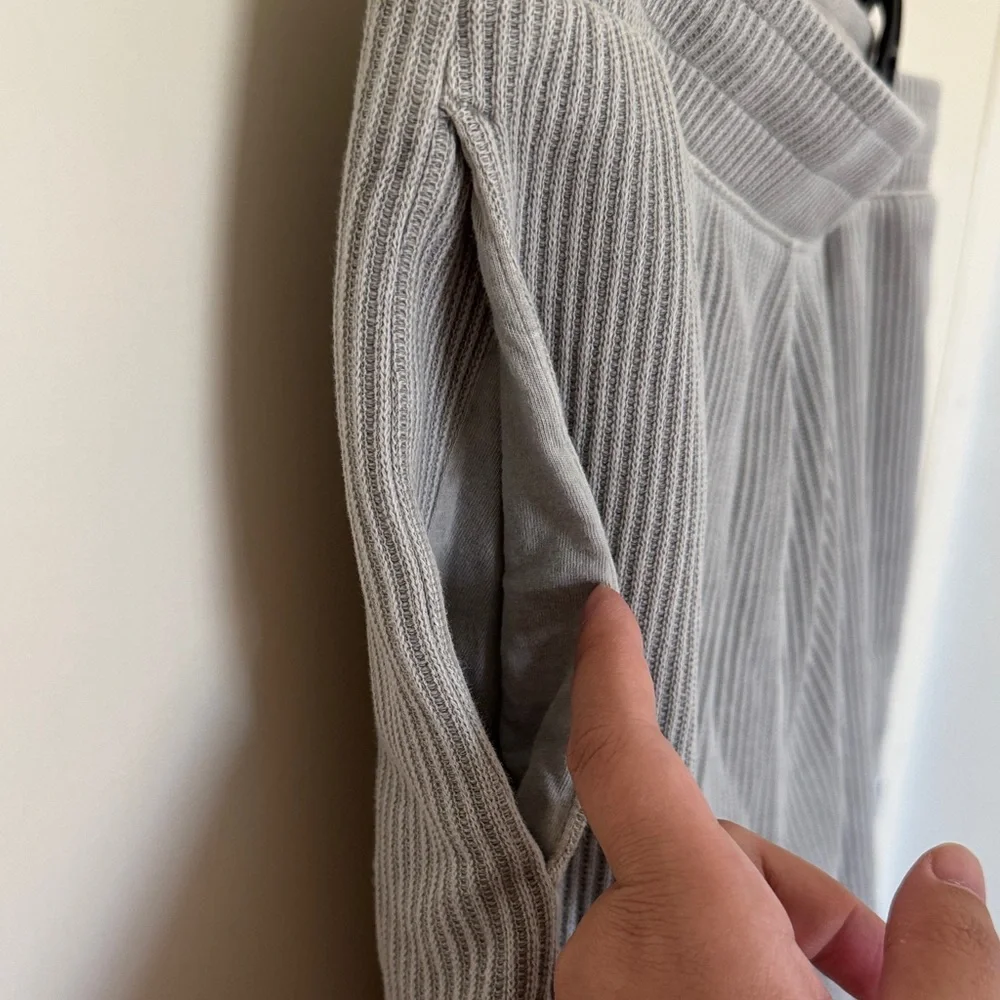 Reebok Women's natural dye Gray Ribbed Shorts size M